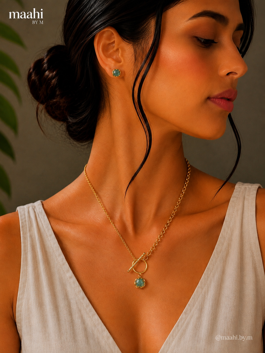 Green Aventurine Golden Clasp Set
