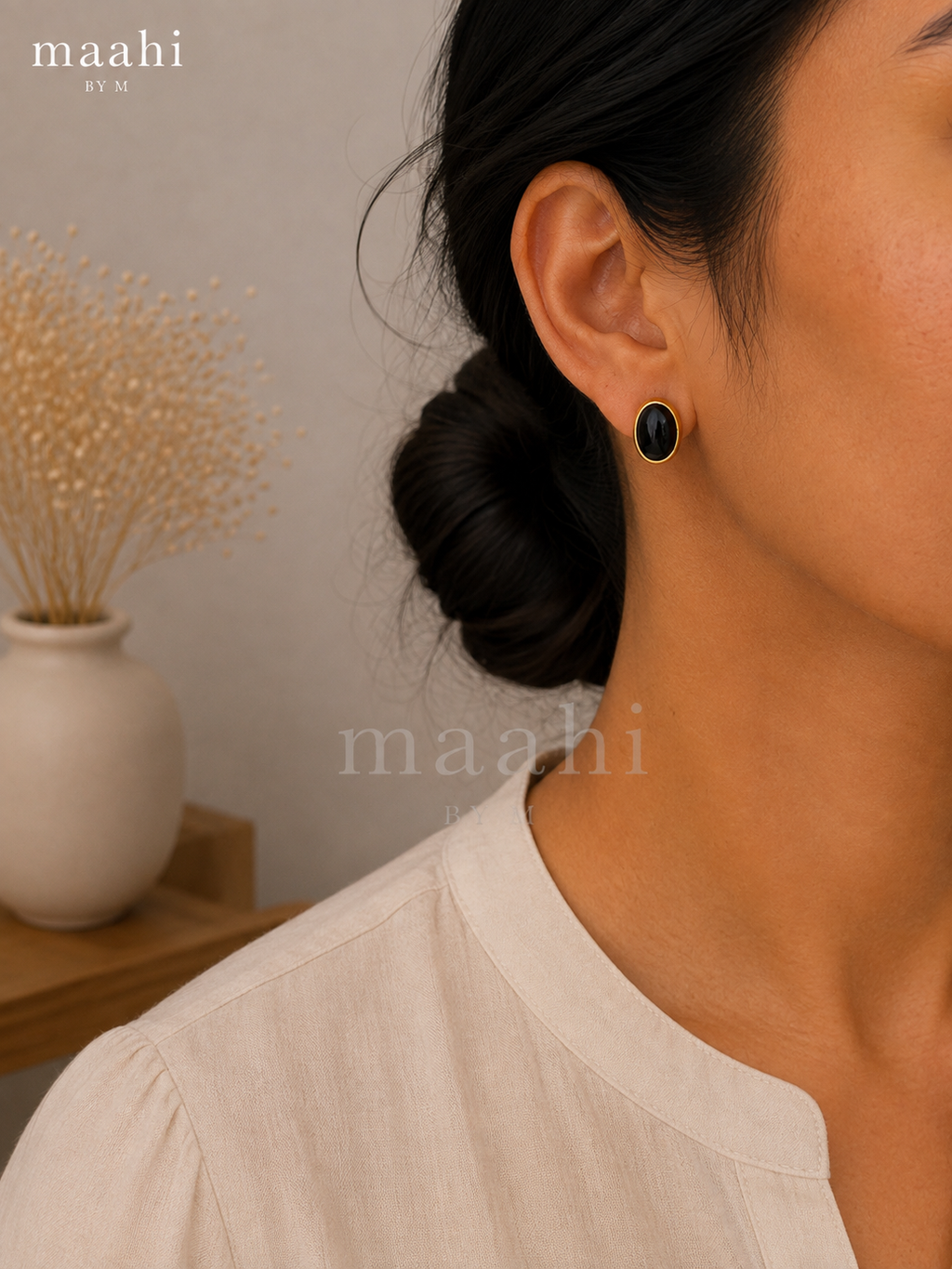 Black Onyx Small Oval Stud
