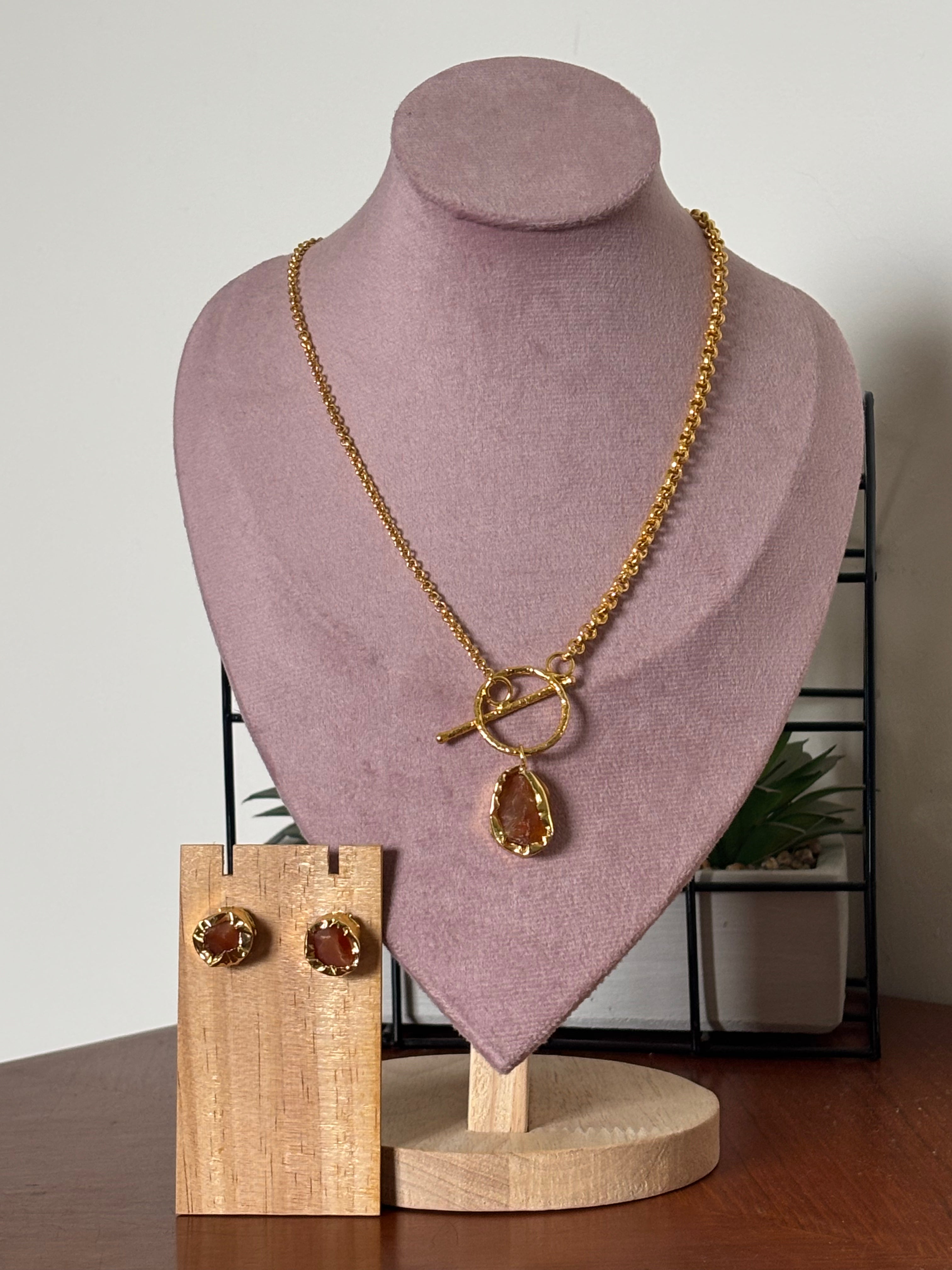 Carnelian Golden Clasp Set