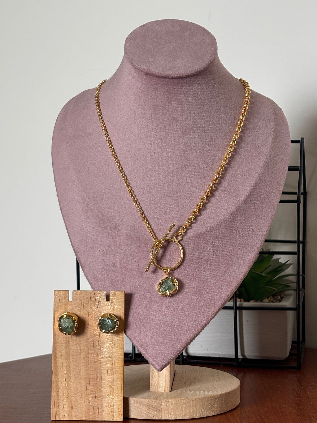 Green Aventurine Golden Clasp Set