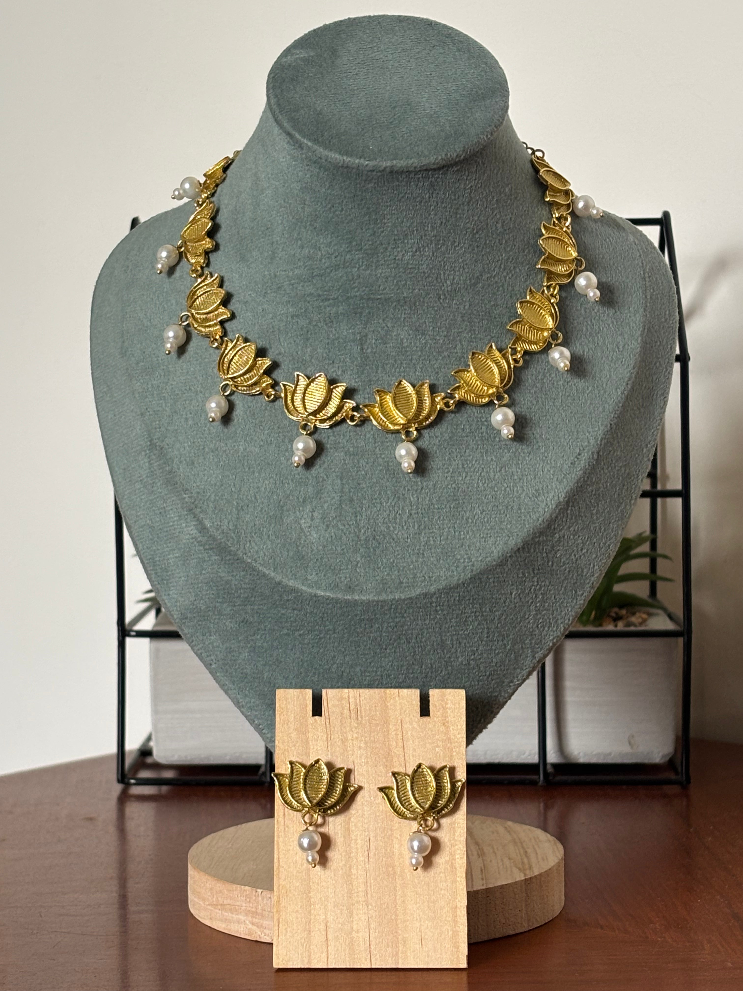 Lotus Jewellery Set