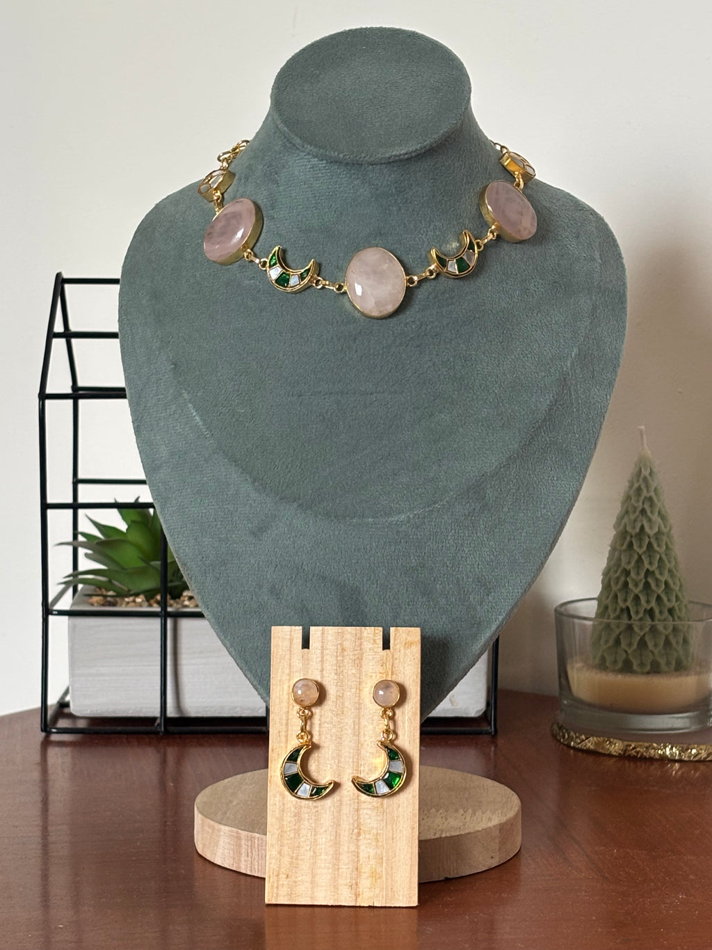 Nila Choker